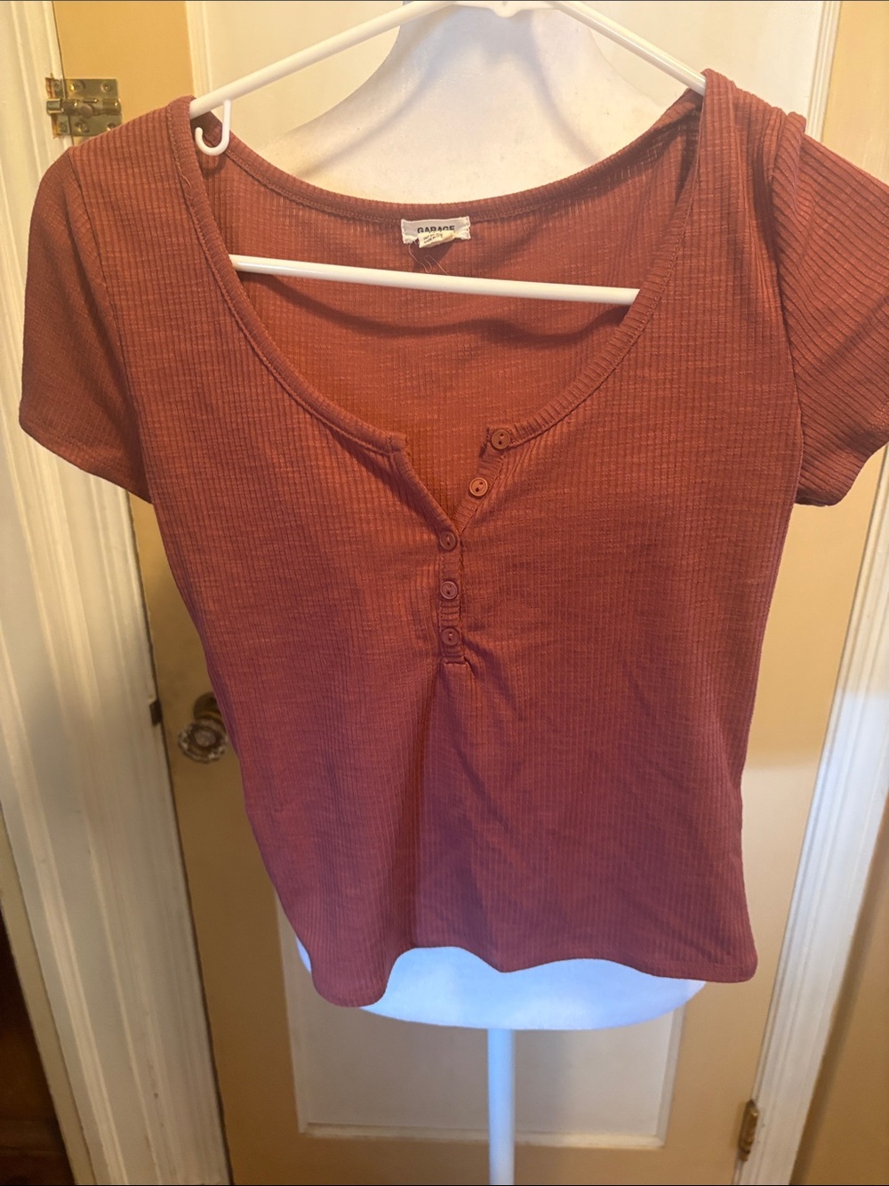 Garage Rust Ribbed Henley Tee in Rust